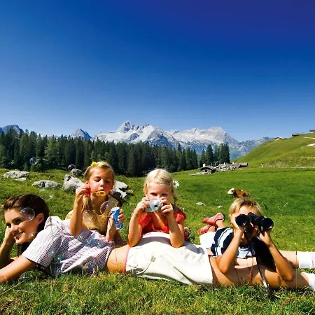 Apartment With Mountain View * Piesendorf
